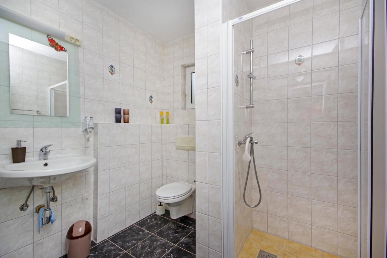Matanovi Dvori Md Apartments Makarska Exterior foto