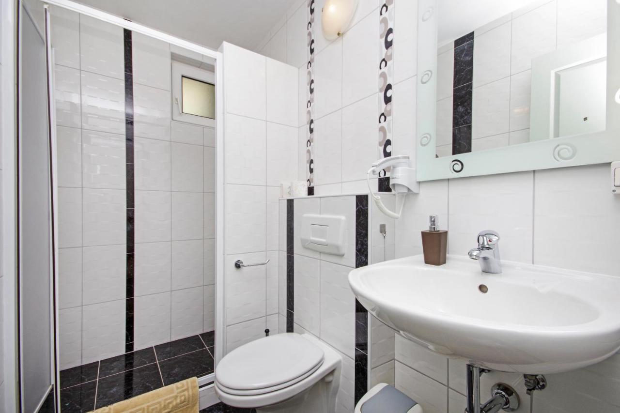 Matanovi Dvori Md Apartments Makarska Exterior foto